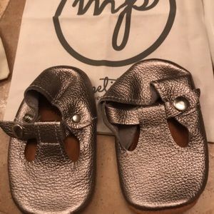 Size 5. gun metal gray Mon Petit baby shoes.